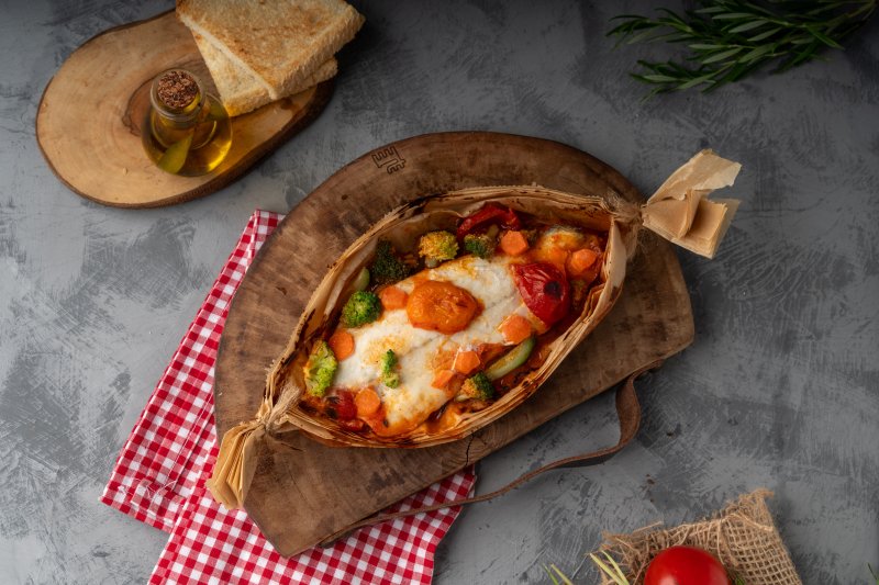 Pişirmeye Hazır Sebze Garnitürlü Akdeniz Levrek Fileto